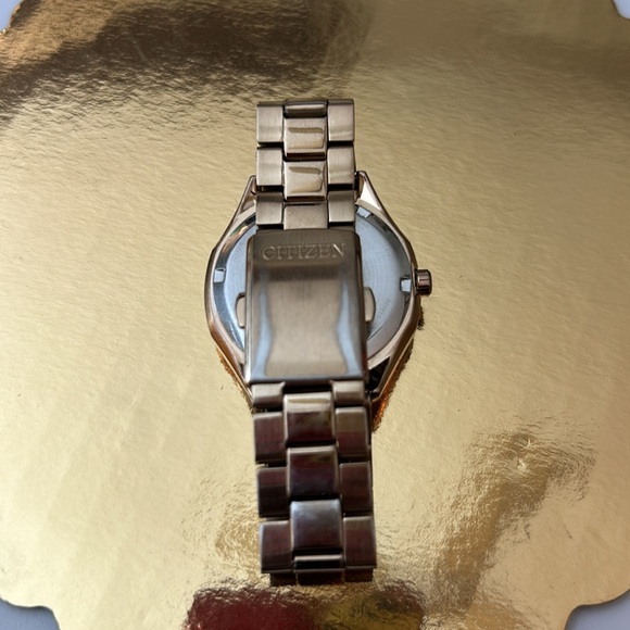 Citizen Eco-Drive 8637 Gold-tone Watch - Picture 14 of 17